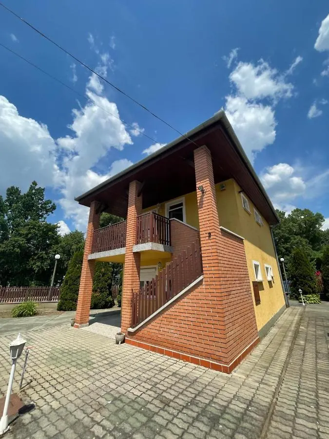 Hajdúszoboszló Rozsa Lak 아파트